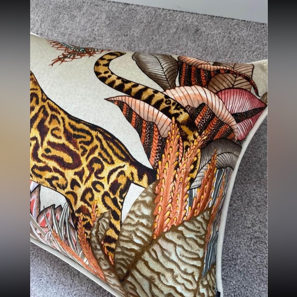 Pillow - Picture 4 of 5